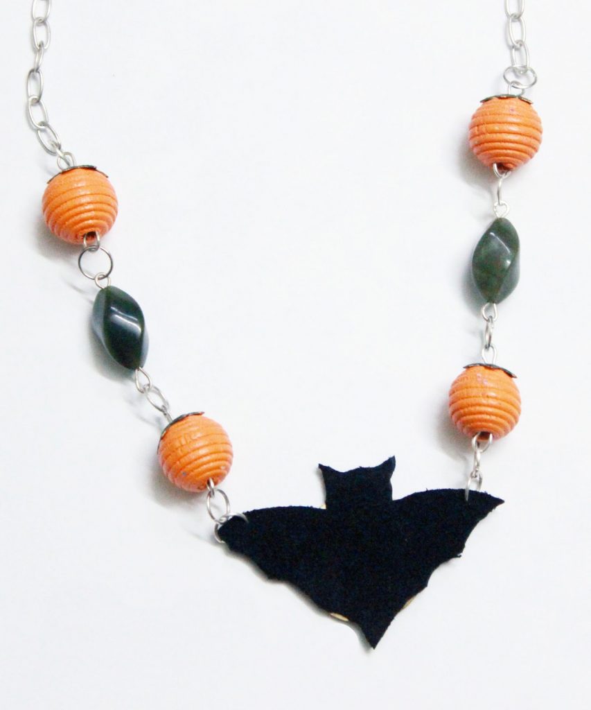 Bat and pumpkins halloween necklace tutorial