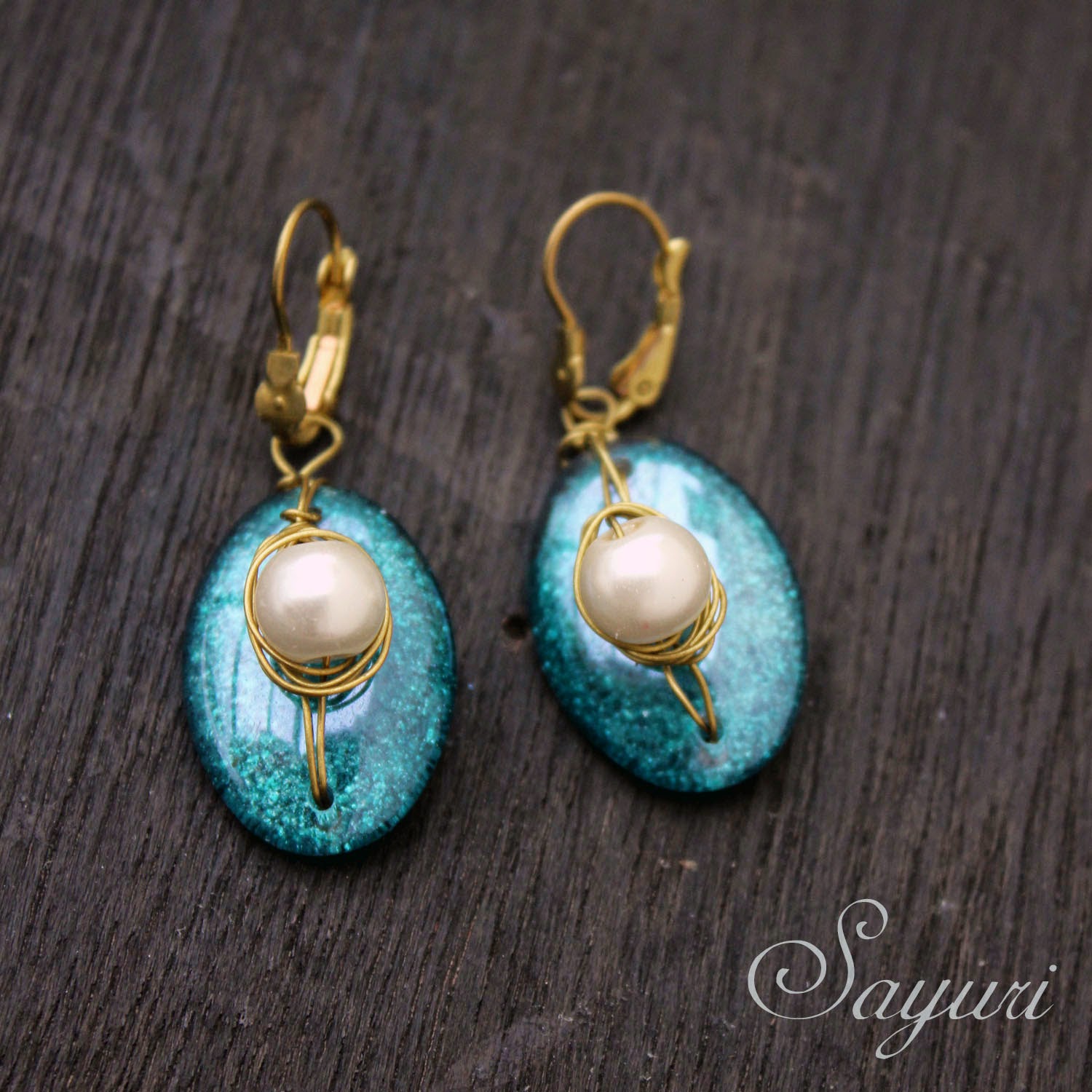 wire and stone earrings by Sayuri