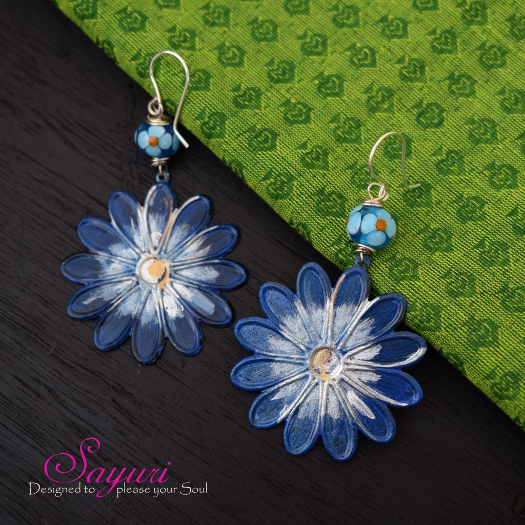 blue daisy earrings1