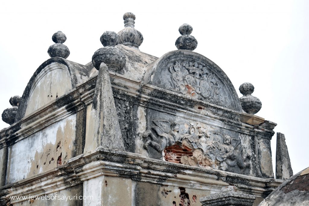 One day at Pulicat dutch tombstone