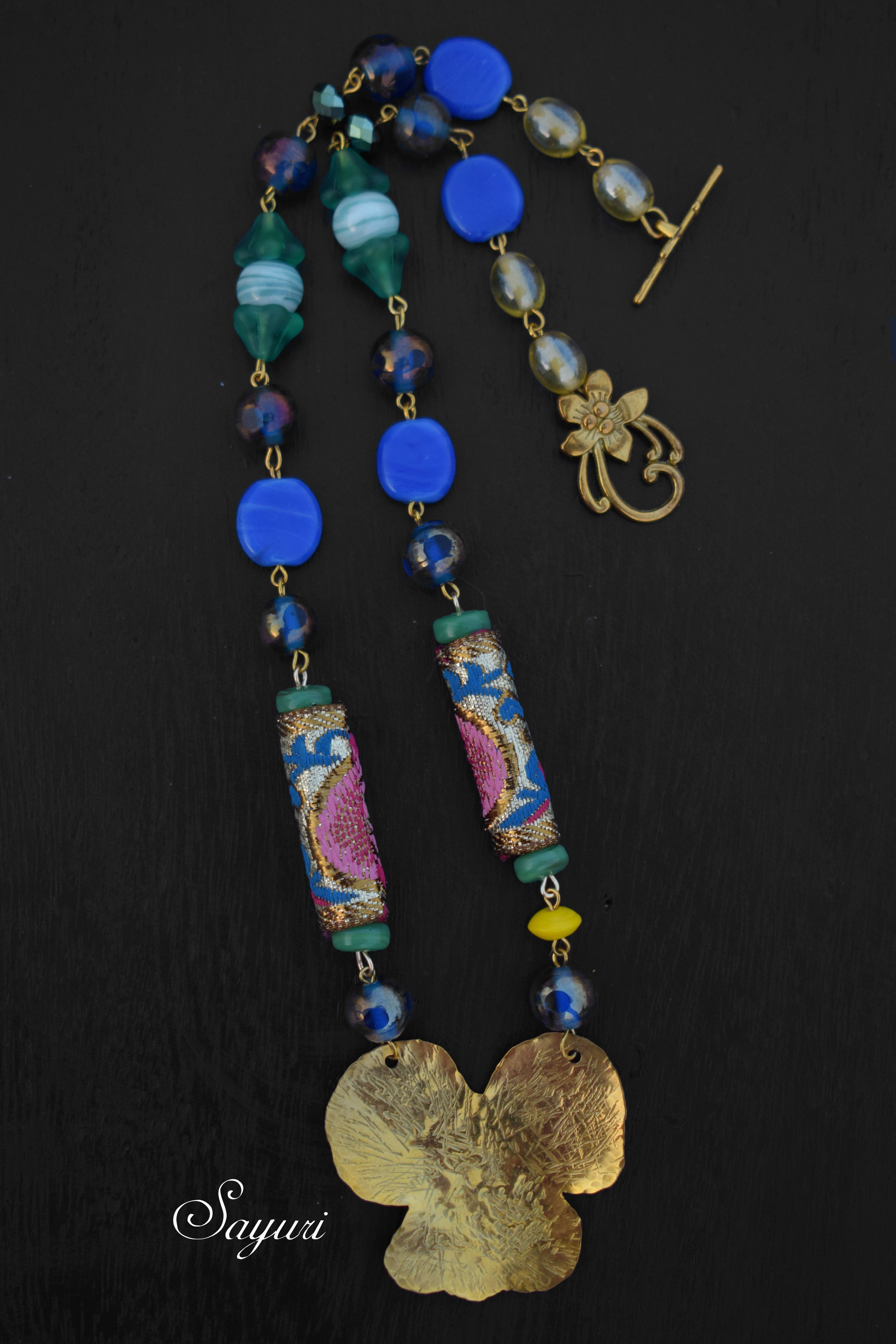 flowers of redon necklace
