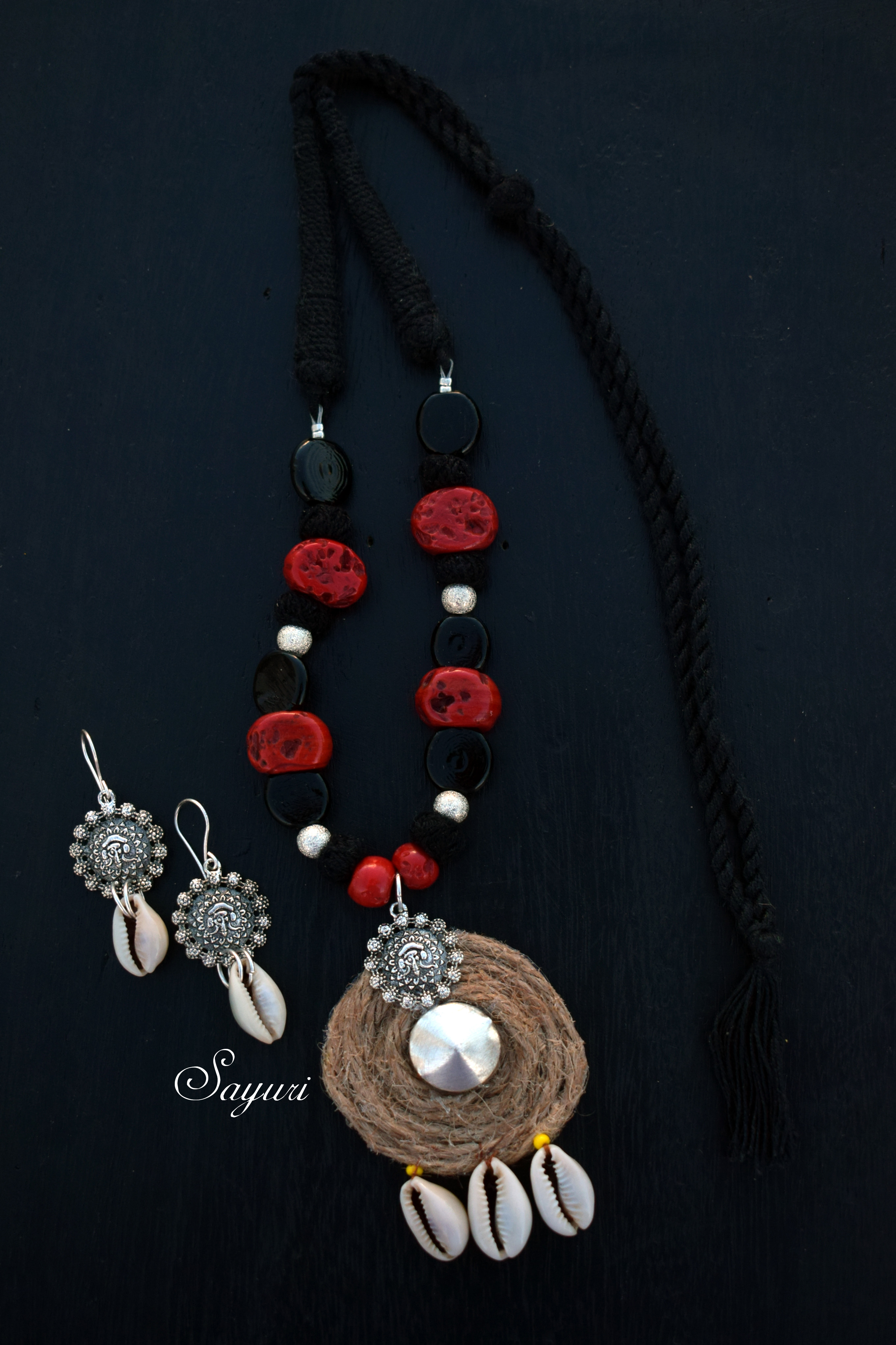black and red jute necklace