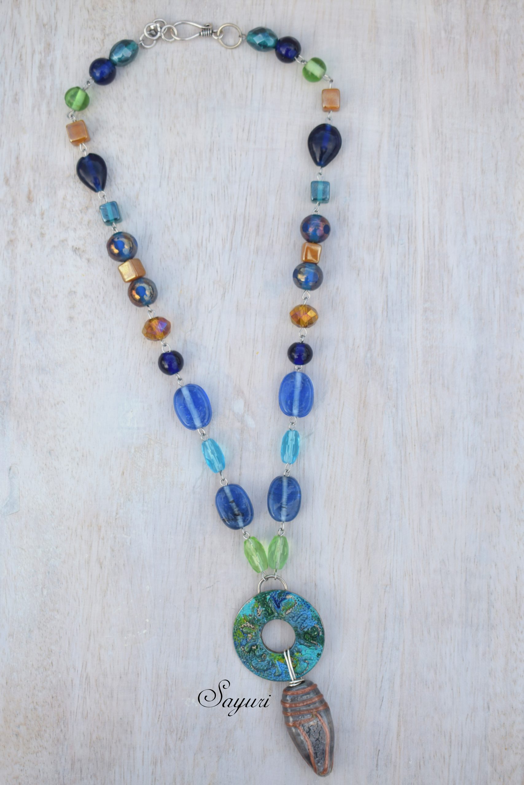 sea urchin looped bead necklace