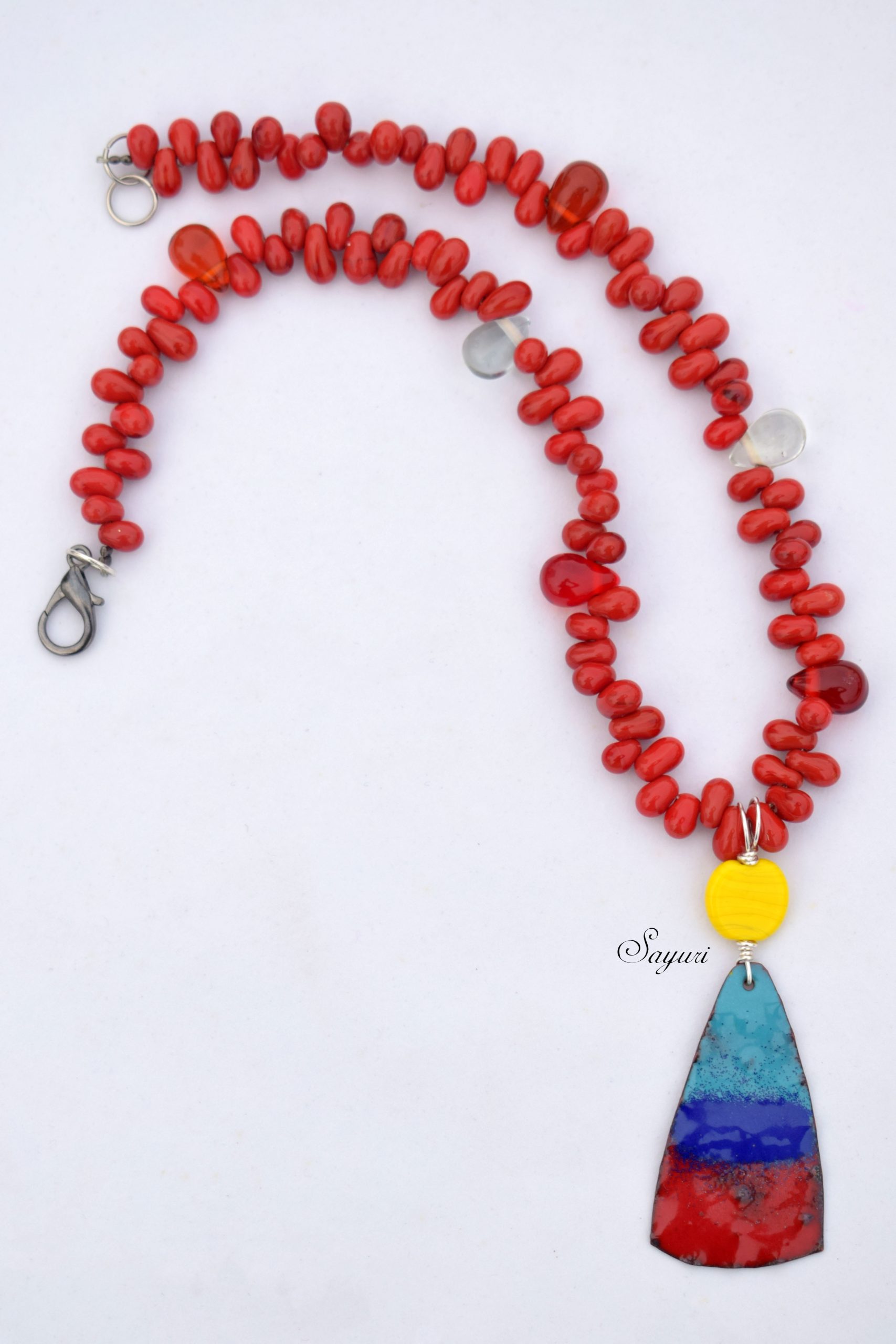 Mod primary colours necklace
