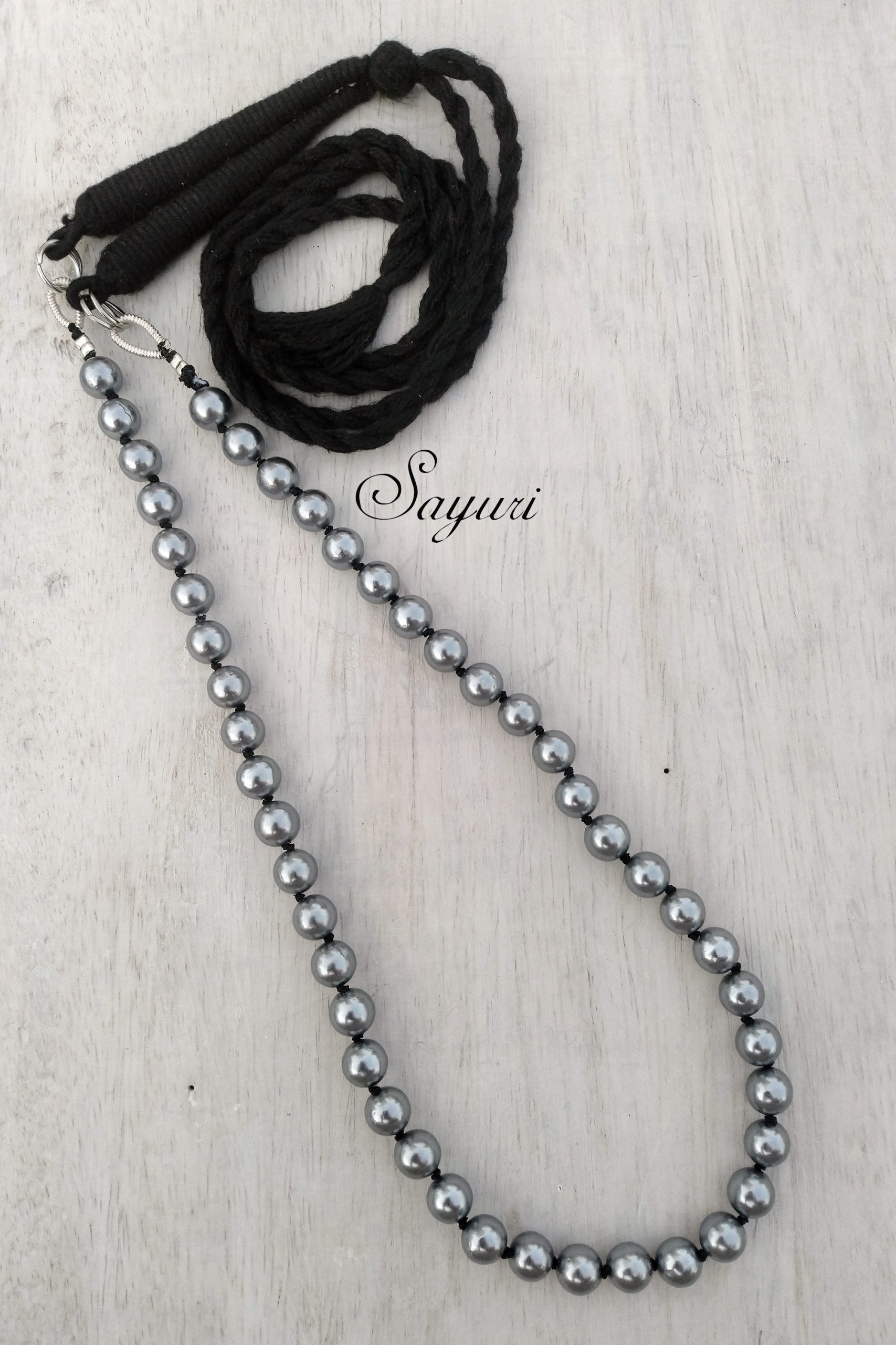 dark gray shell pearl necklace