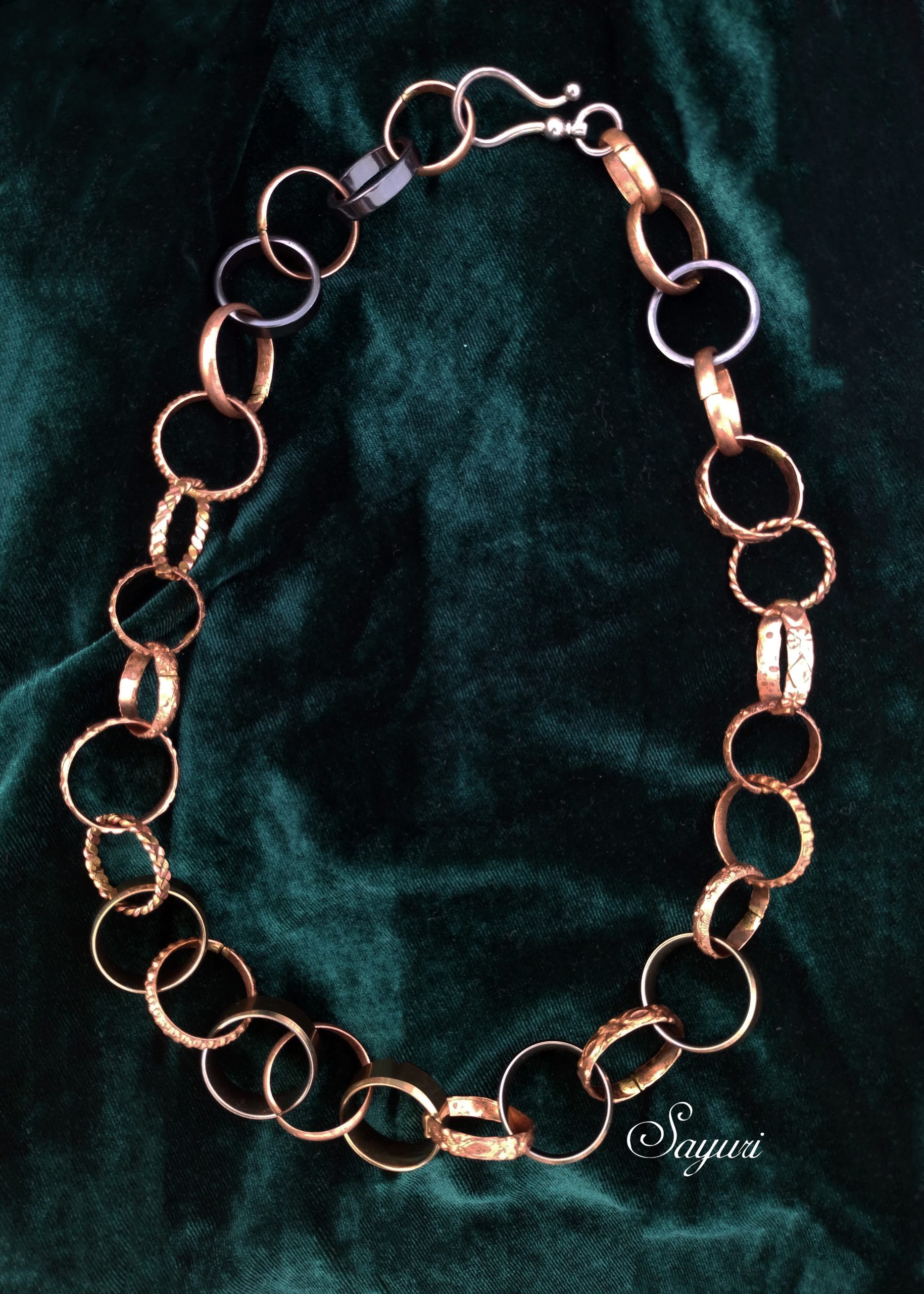 DIY chain necklace using finger rings - Sayuri