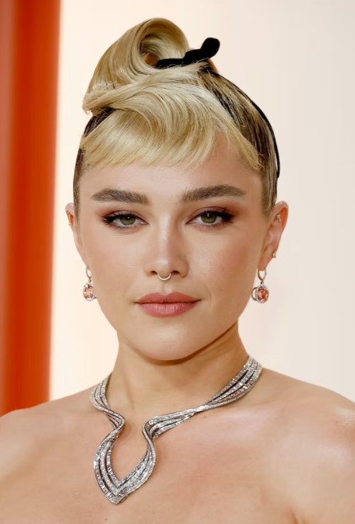 Florence Pugh in Tiffany & Co. diamond and platinum necklace Jewellery at Oscars 2023